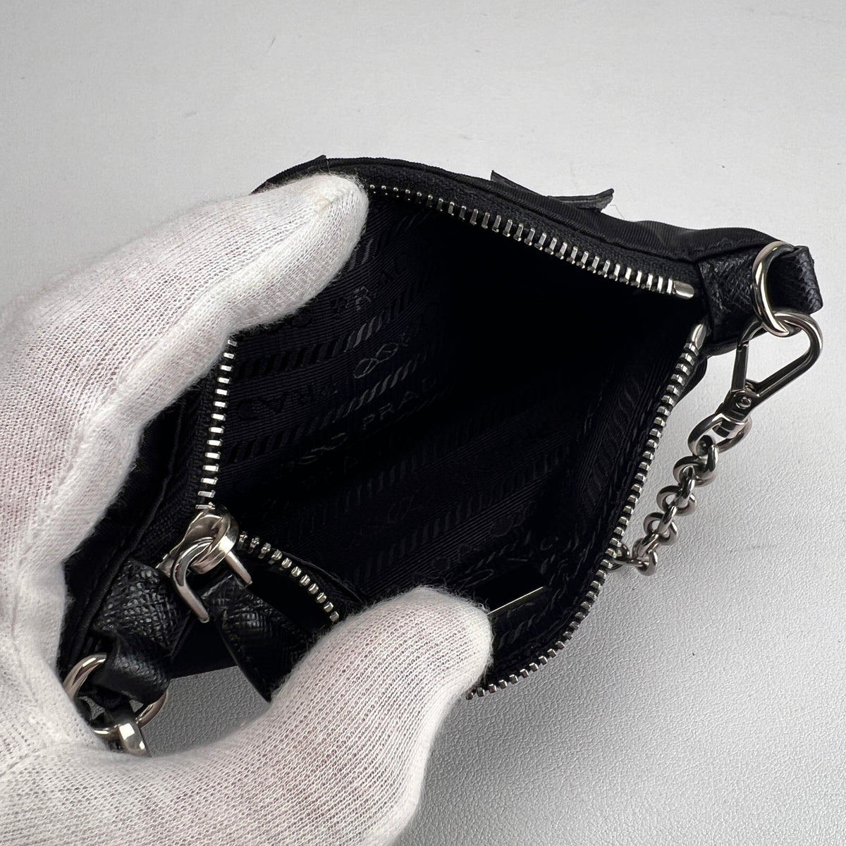 Prada Black Shoulder Bags A-17227