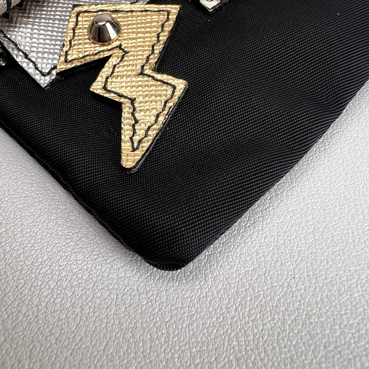 Prada Black Shoulder Bags A-17227