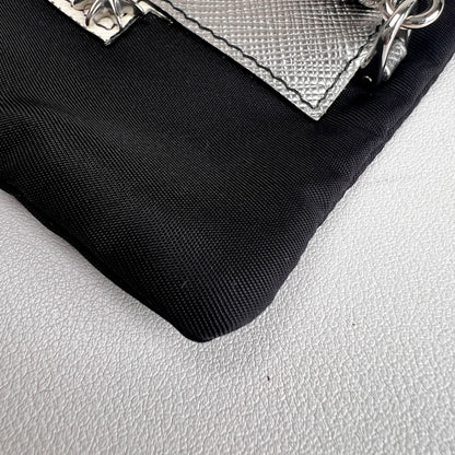 Prada Black Shoulder Bags A-17227
