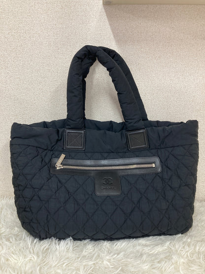 Chanel Black Tote Bags A-17237