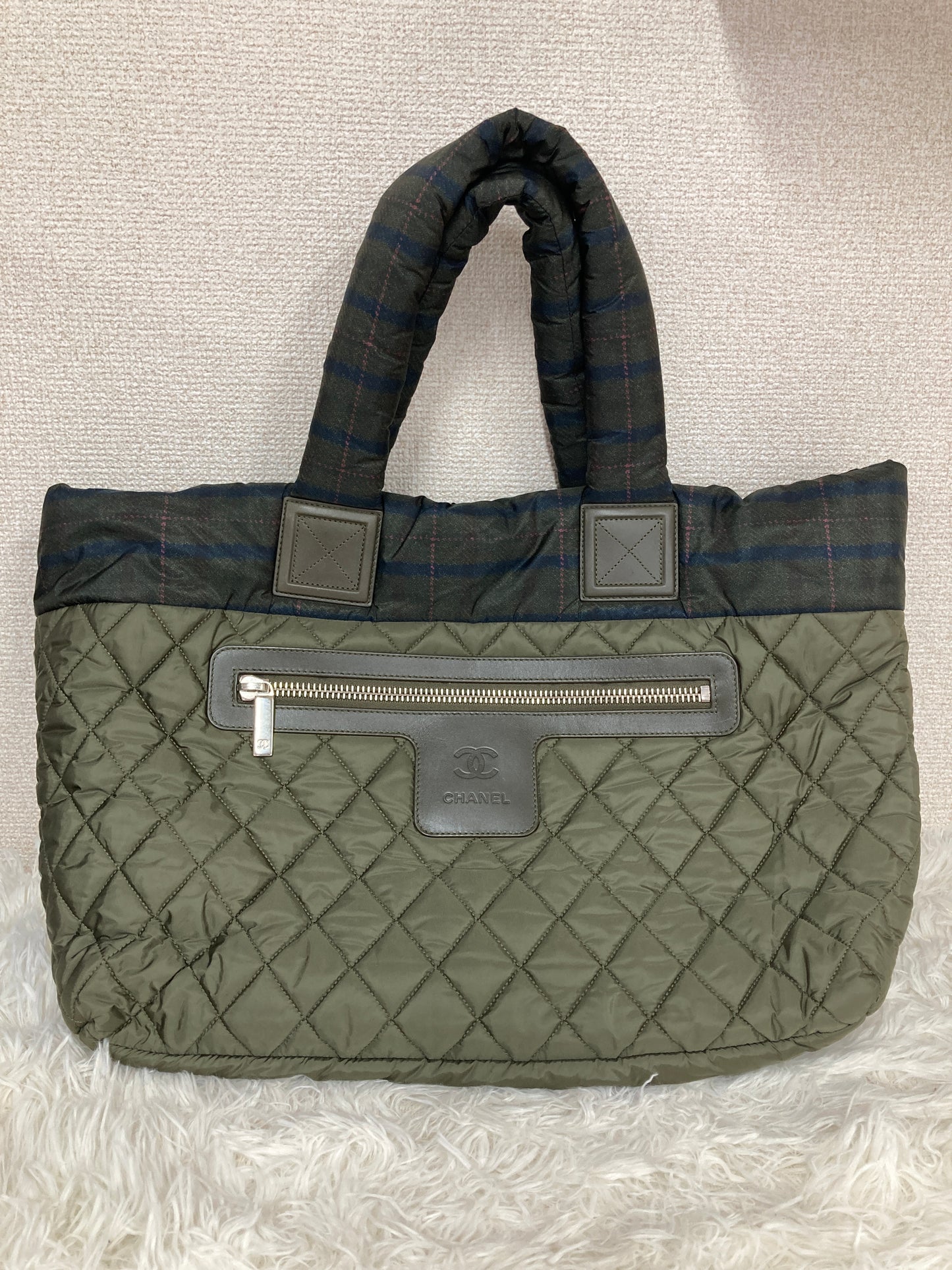 Chanel Green Tote Bags A-17238