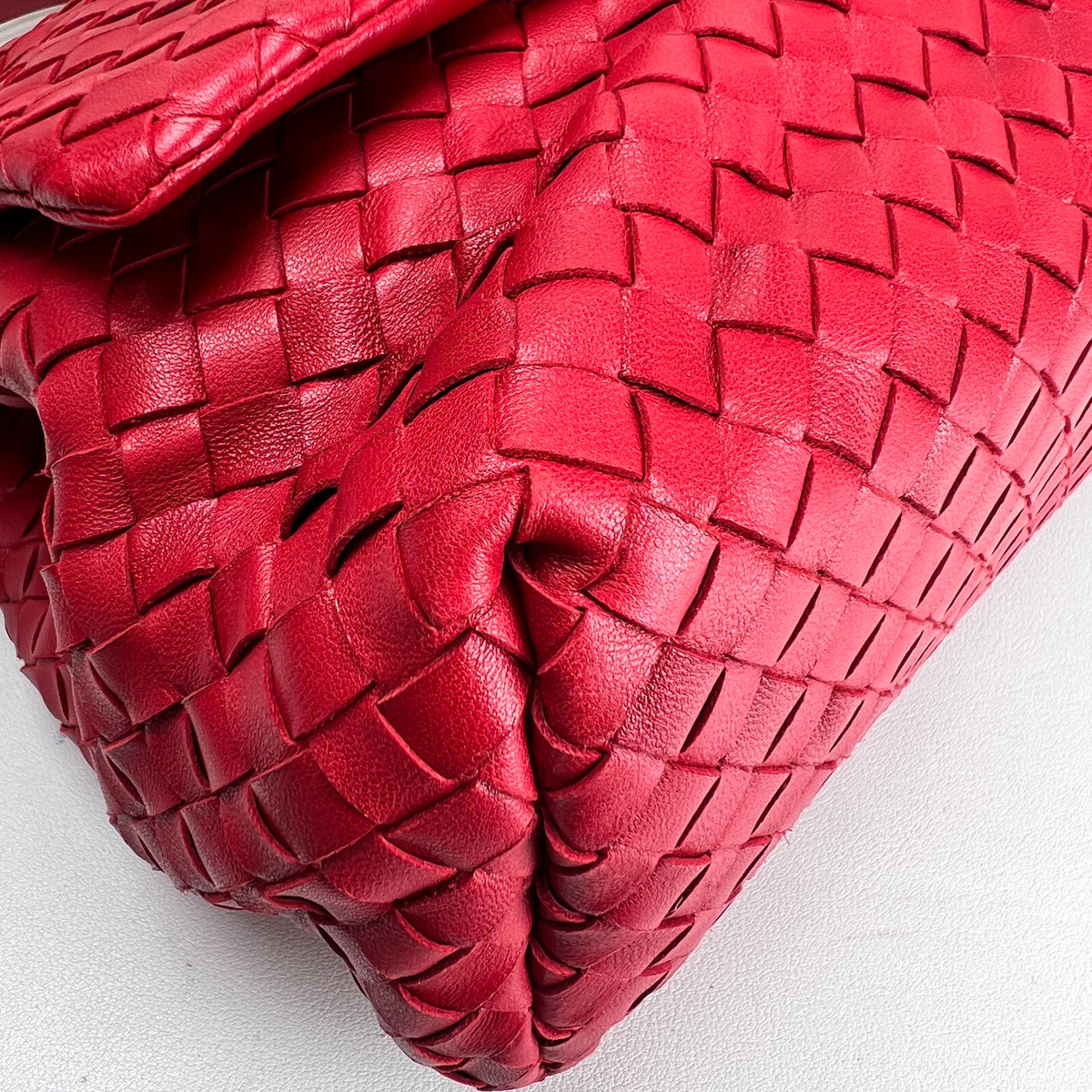 Bottega Veneta Red Shoulder Bags A-17240