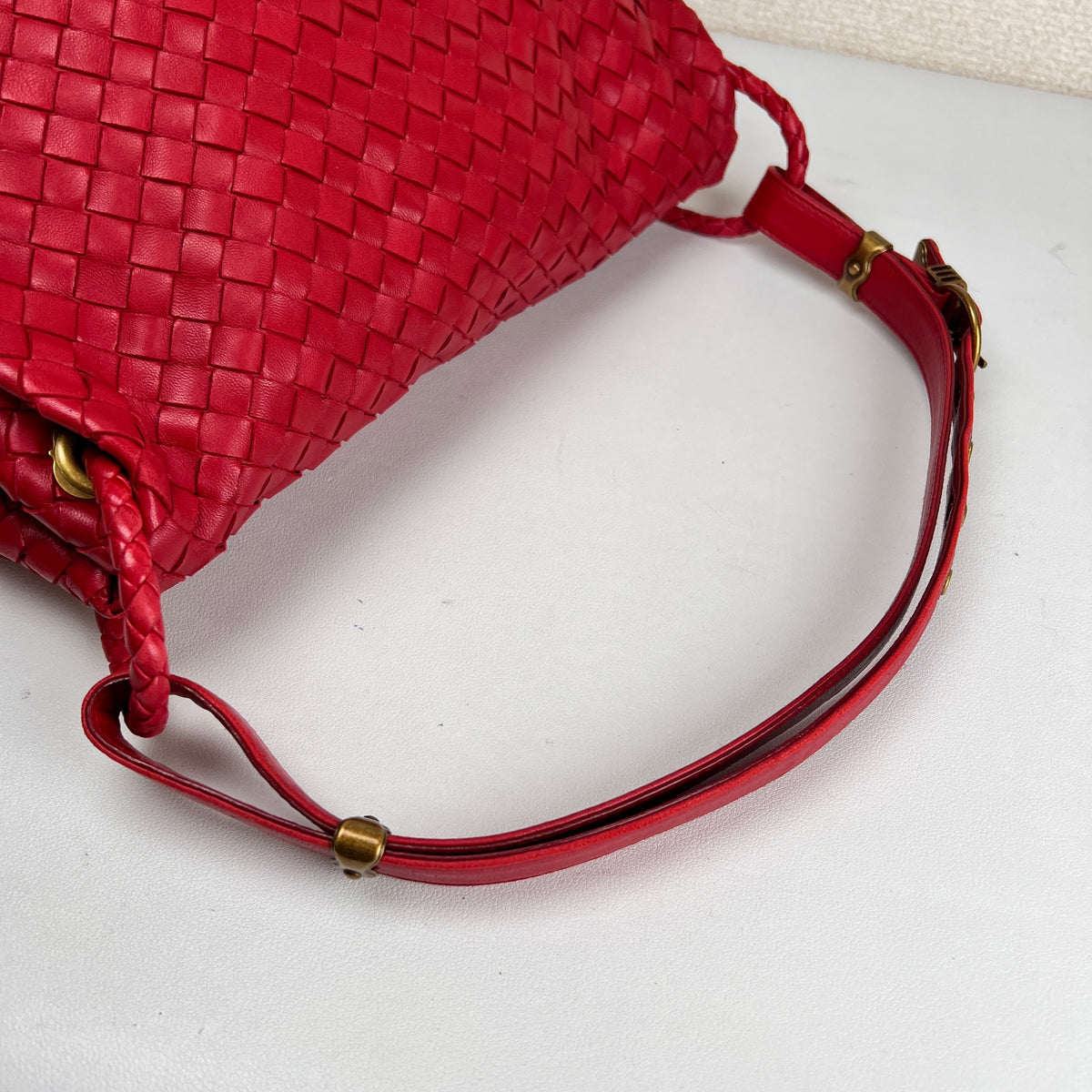 Bottega Veneta Red Shoulder Bags A-17240