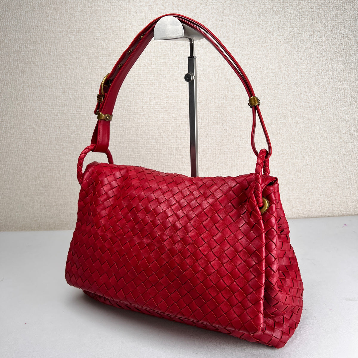 Bottega Veneta Red Shoulder Bags A-17240