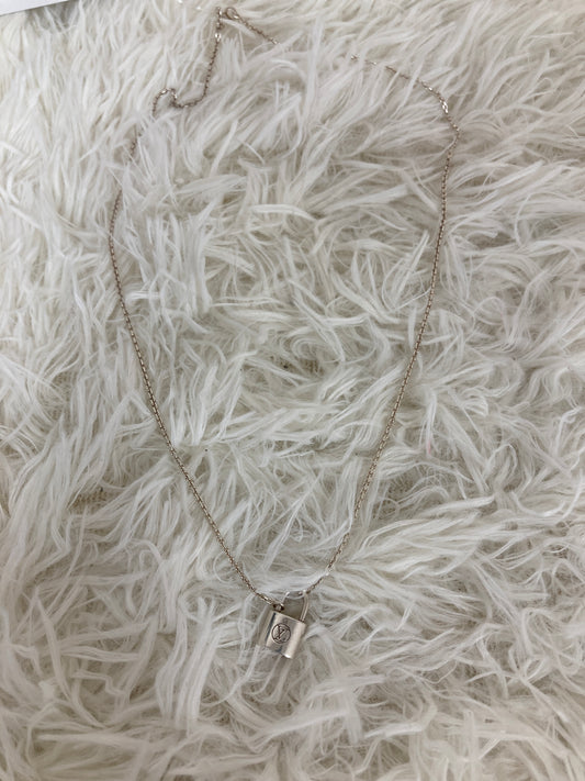 Louis Vuitton Silver Necklaces A-17286