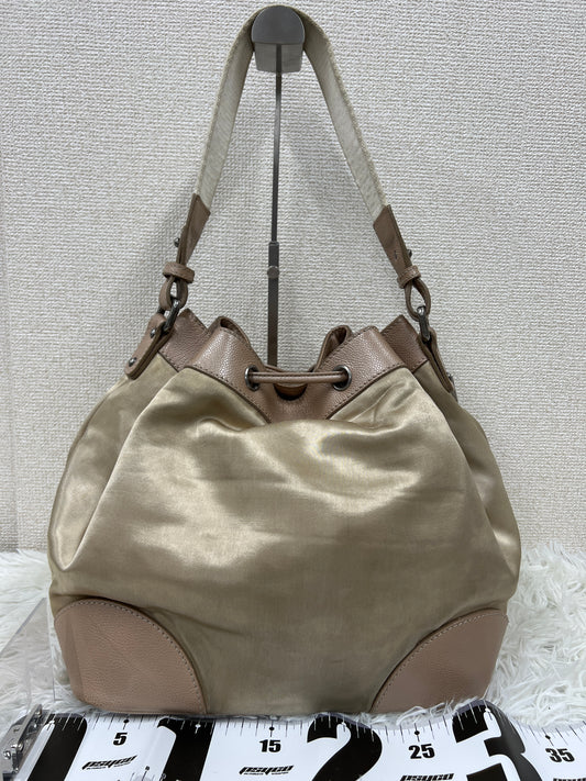Chanel Beige Shoulder Bags A-17301
