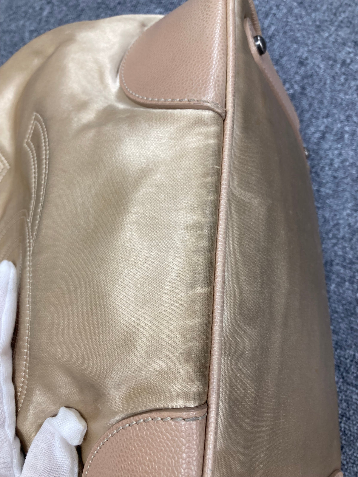 Chanel Beige Shoulder Bags A-17301