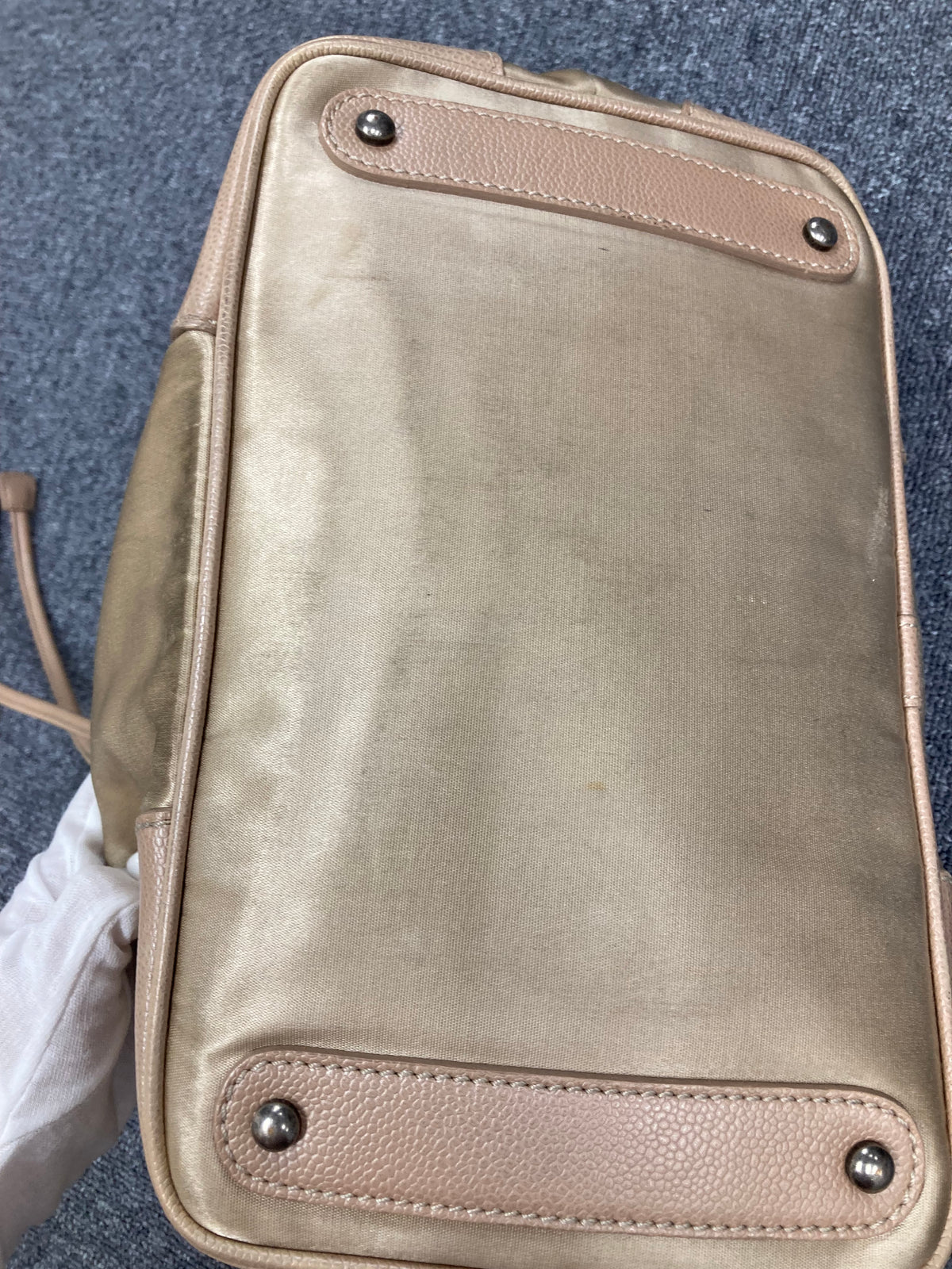 Chanel Beige Shoulder Bags A-17301