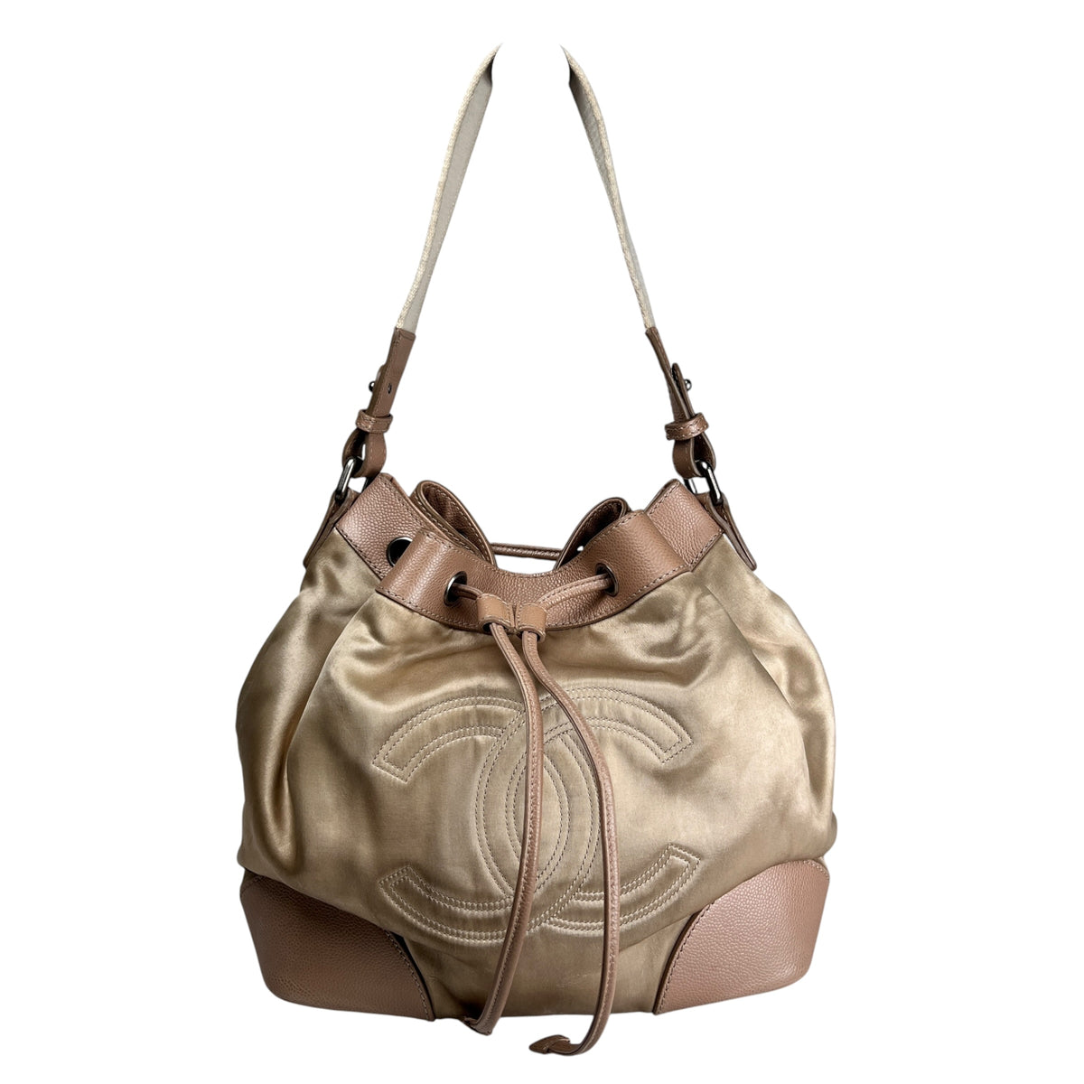 Chanel Beige Shoulder Bags A-17301