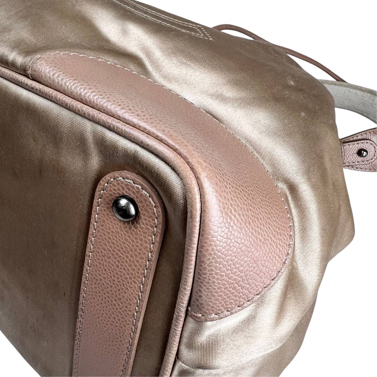 Chanel Beige Shoulder Bags A-17301