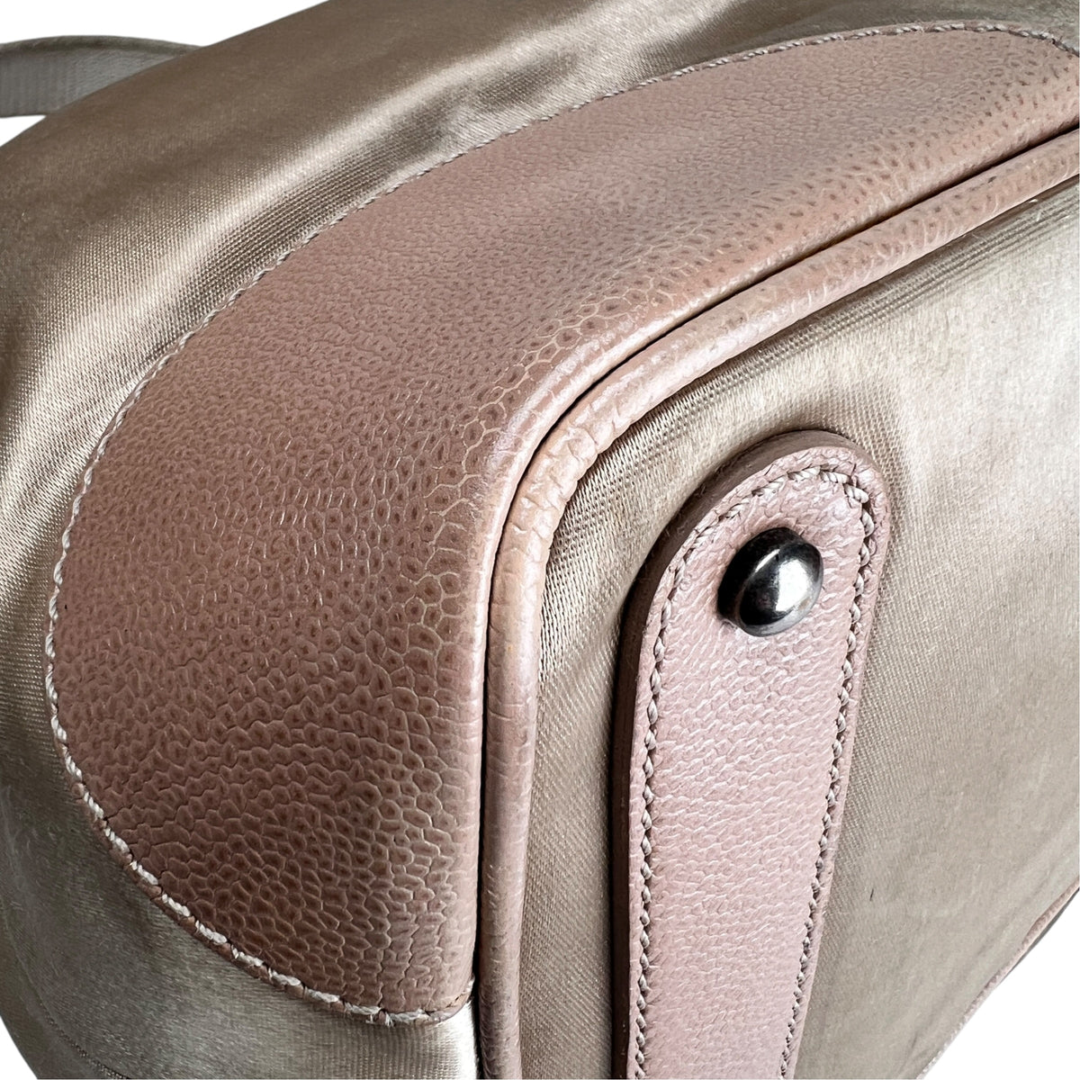 Chanel Beige Shoulder Bags A-17301