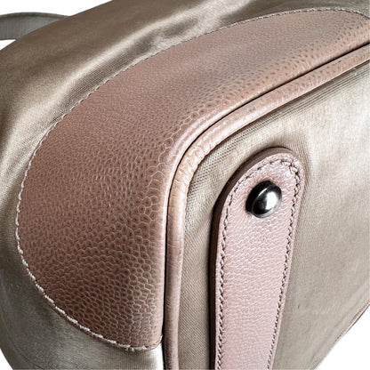 Chanel Beige Shoulder Bags A-17301