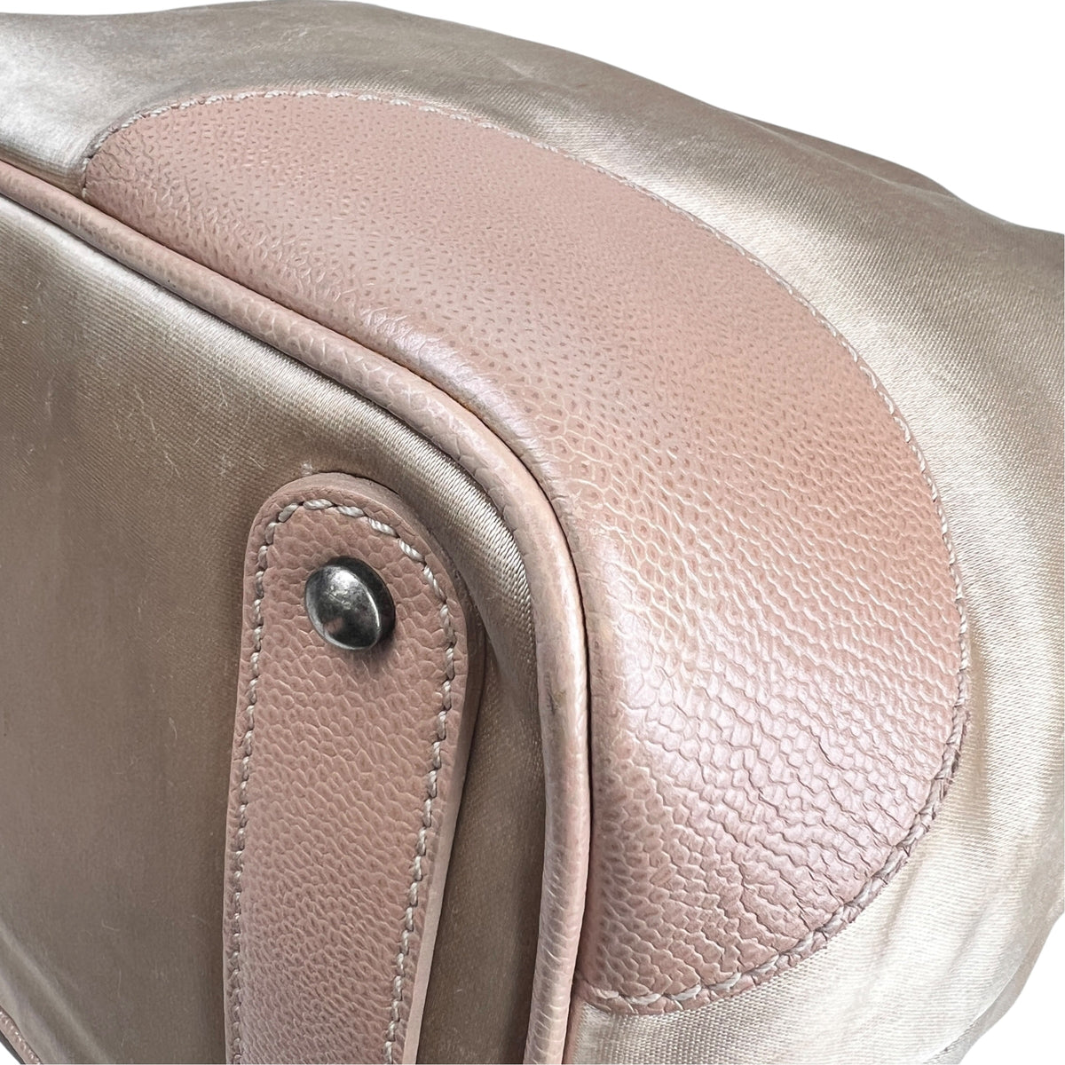 Chanel Beige Shoulder Bags A-17301