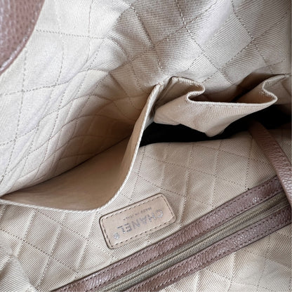 Chanel Beige Shoulder Bags A-17301