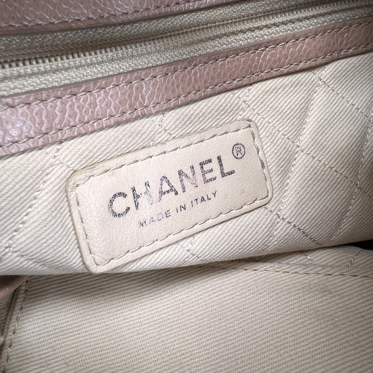 Chanel Beige Shoulder Bags A-17301