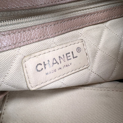 Chanel Beige Shoulder Bags A-17301