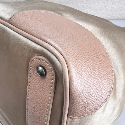 Chanel Beige Shoulder Bags A-17301