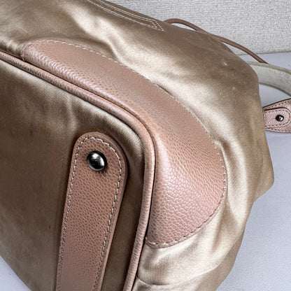 Chanel Beige Shoulder Bags A-17301