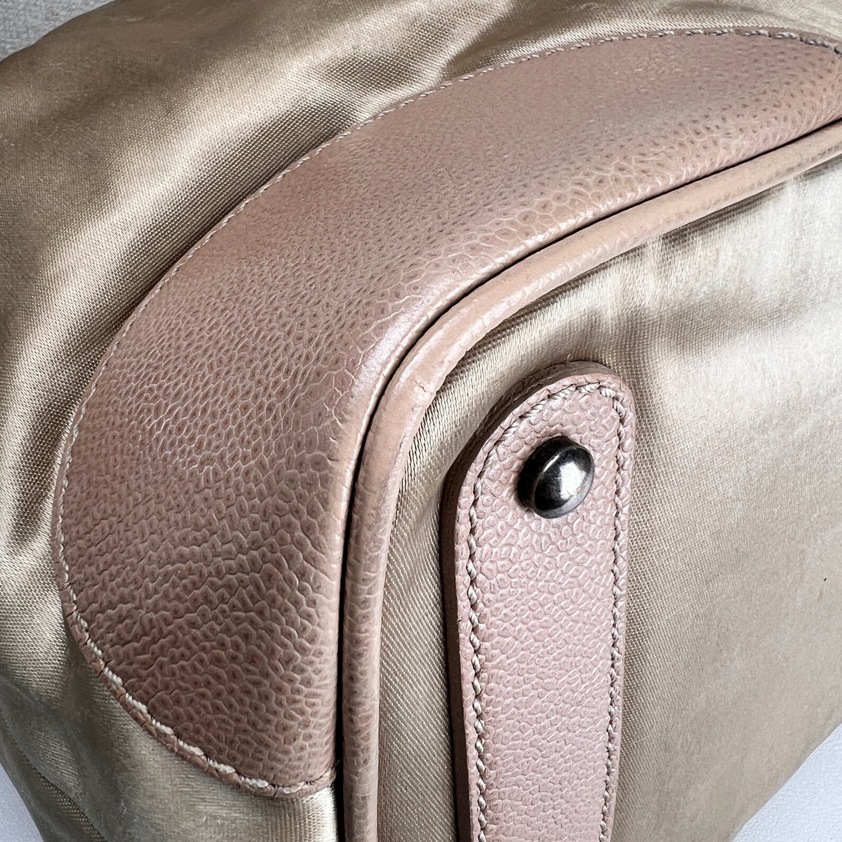 Chanel Beige Shoulder Bags A-17301