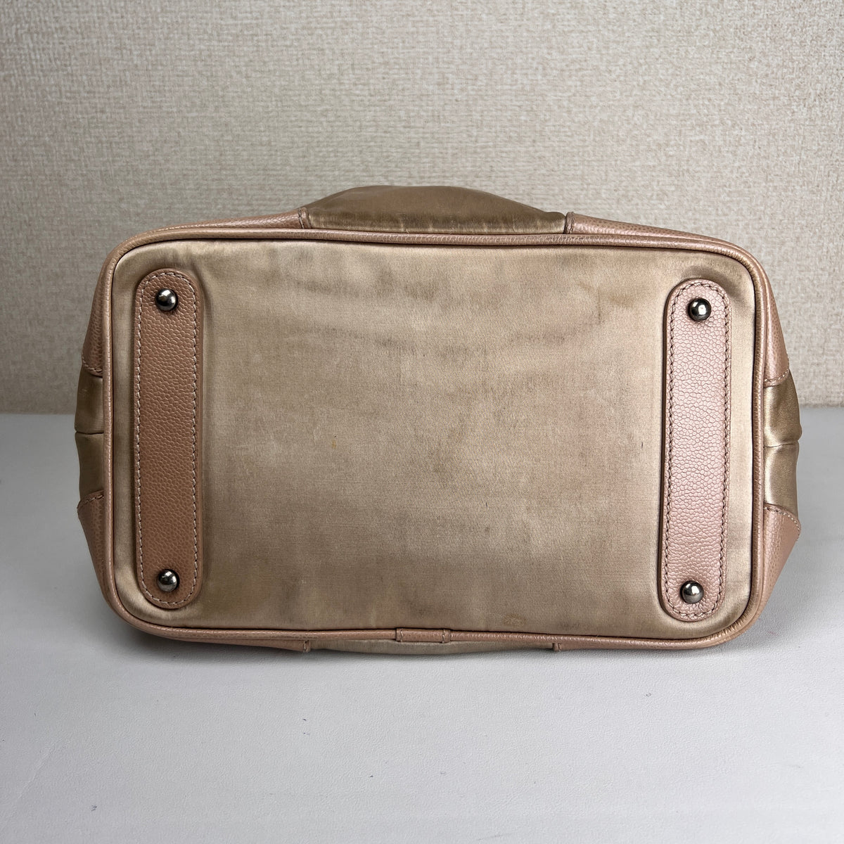 Chanel Beige Shoulder Bags A-17301