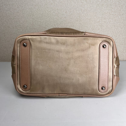 Chanel Beige Shoulder Bags A-17301