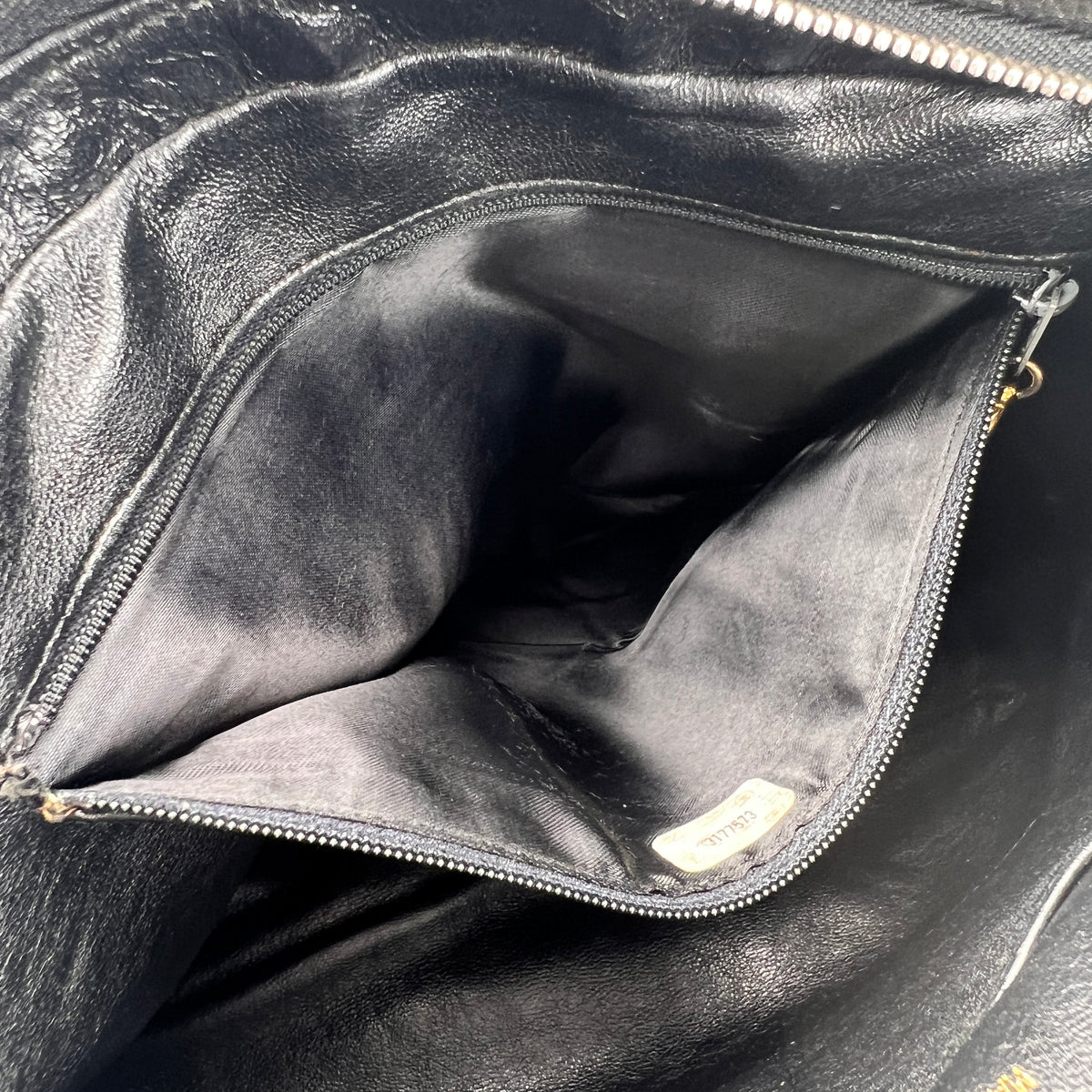 Chanel Black Shoulder Bags A-17314