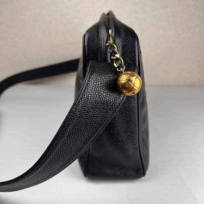 Chanel Black Shoulder Bags A-17314