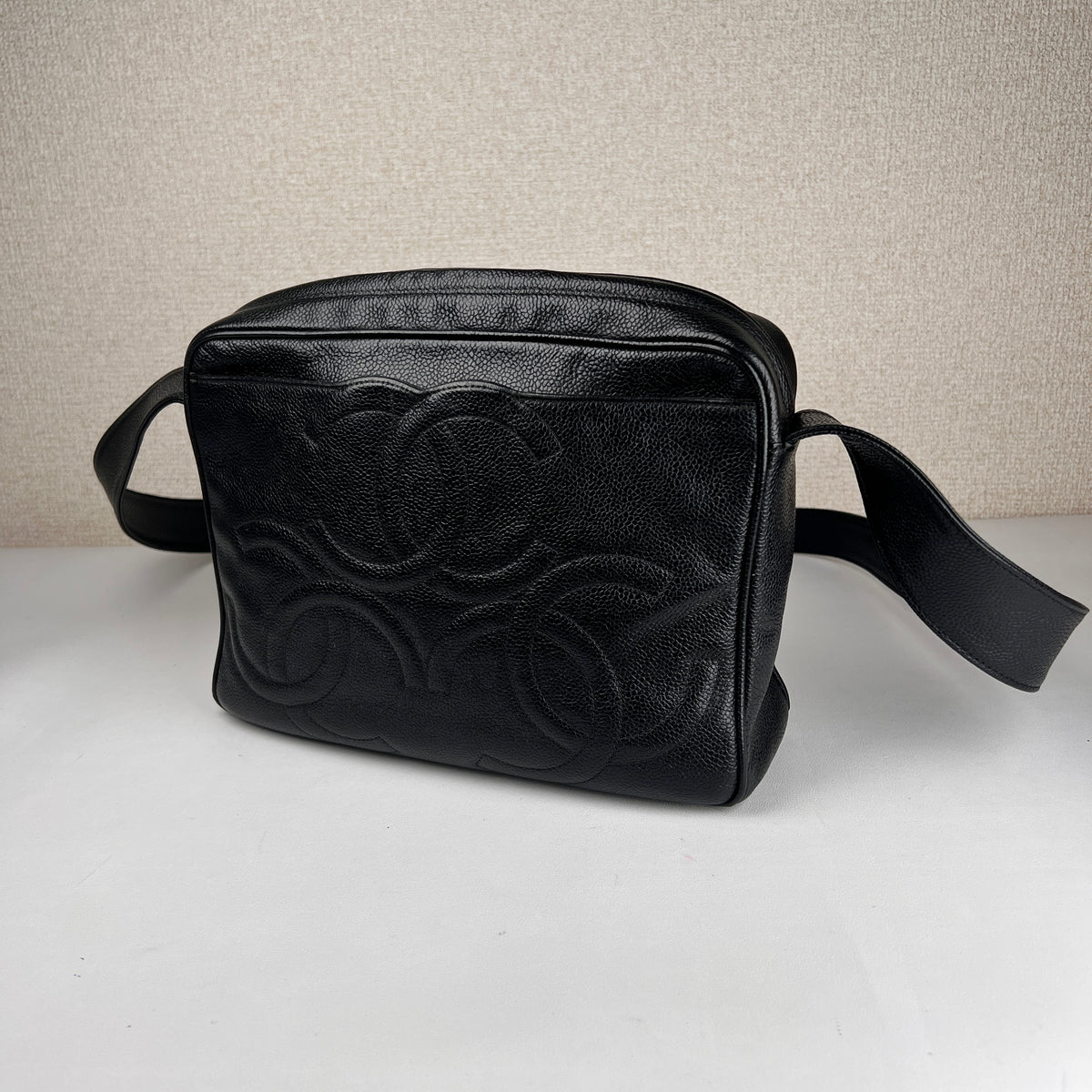 Chanel Black Shoulder Bags A-17314