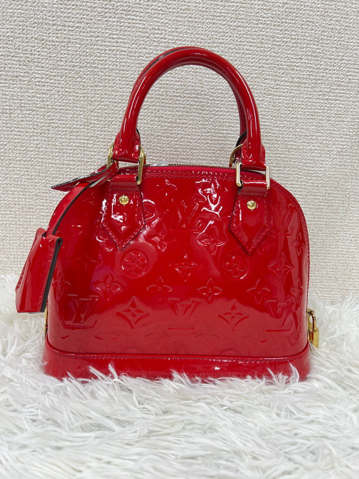 Louis Vuitton Red Shoulder Bags A-17316