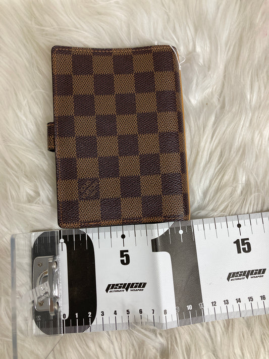 Louis Vuitton Brown A-17322