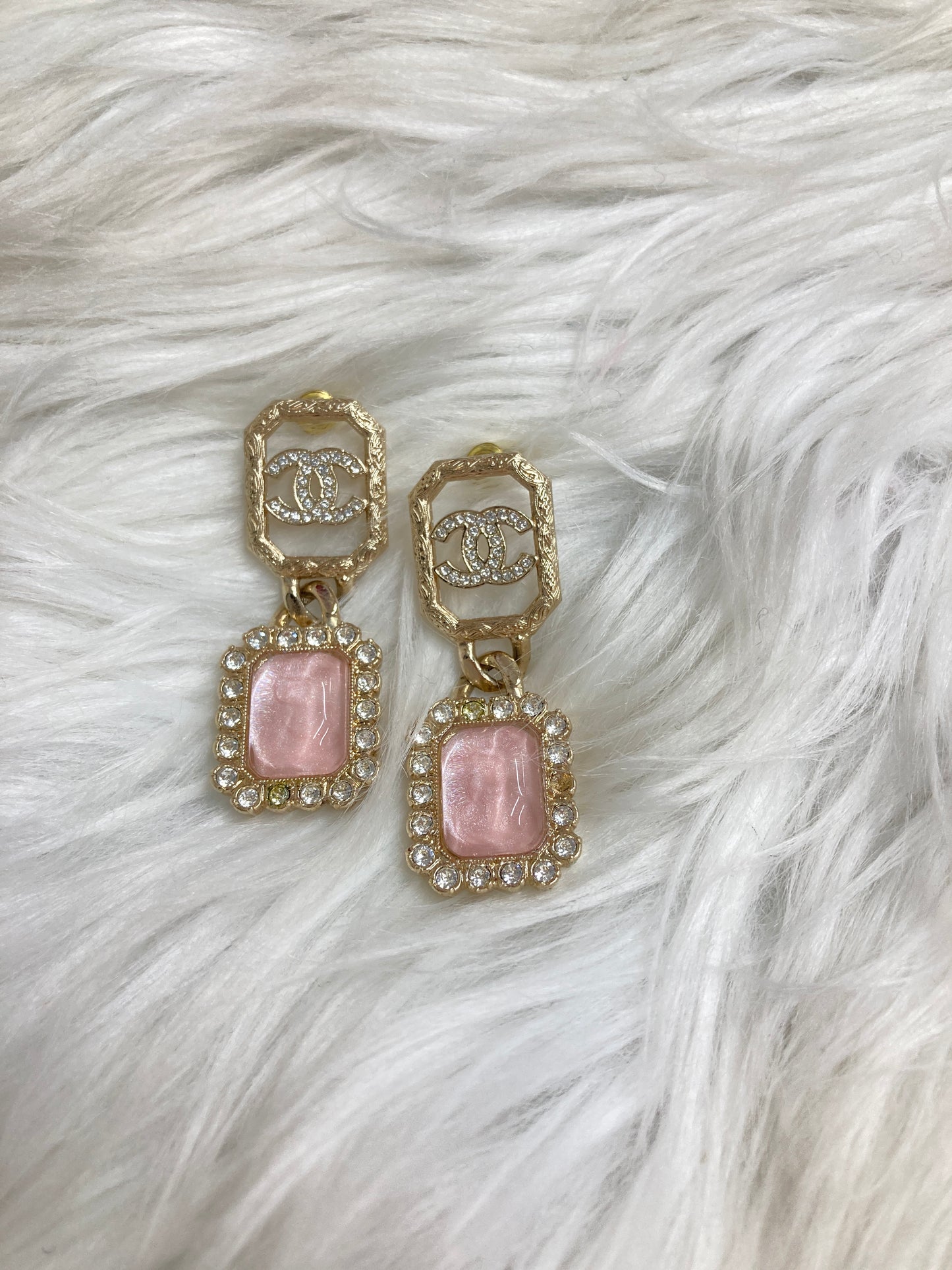 Chanel Gold Earrings A-17323