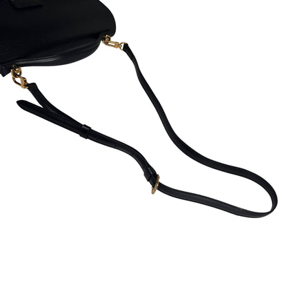 Louis Vuitton Black Shoulder Bags A-17328