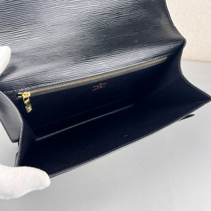 Louis Vuitton Black Shoulder Bags A-17328