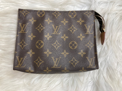 Louis Vuitton Brown A-17329