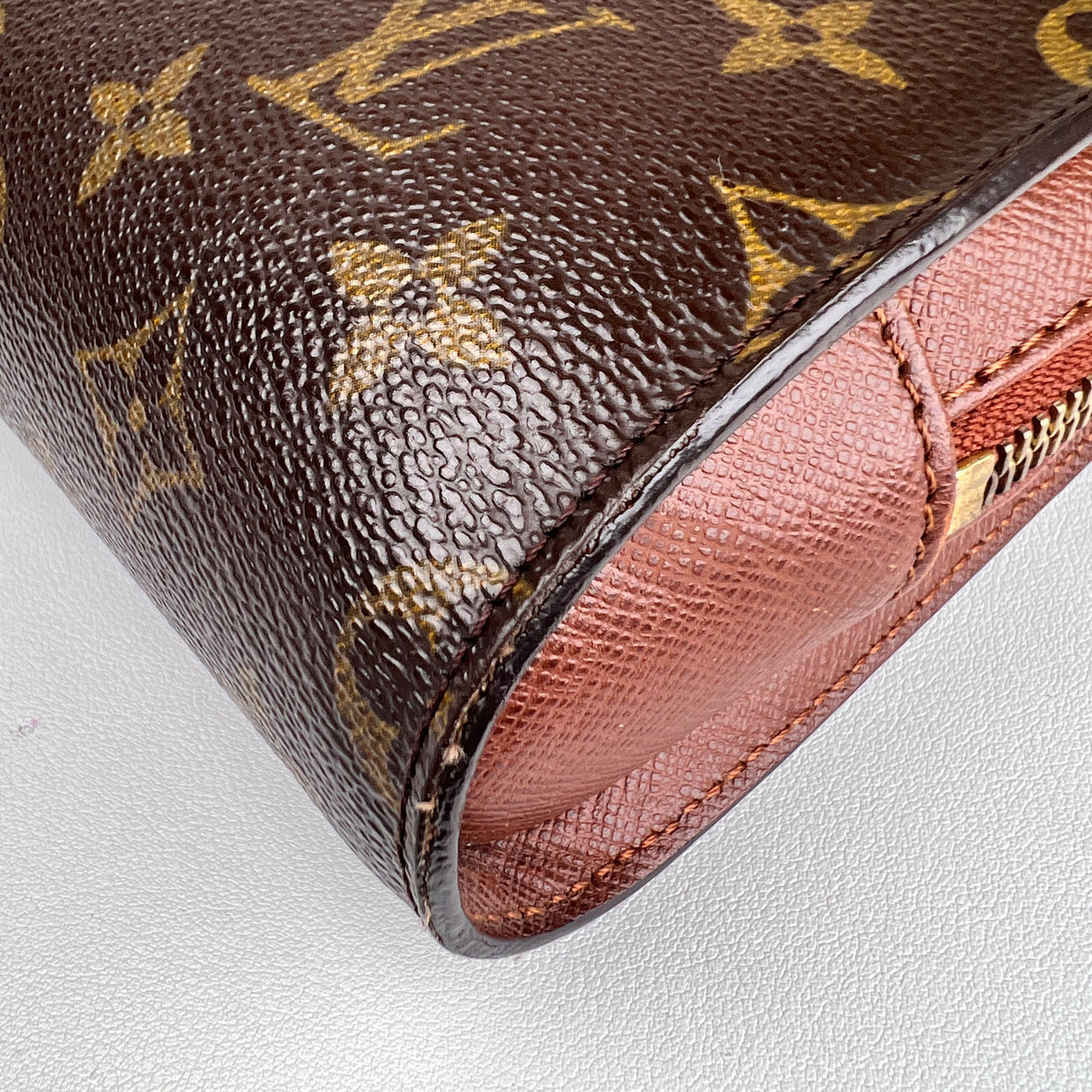 Louis Vuitton Brown Pouches A-17331