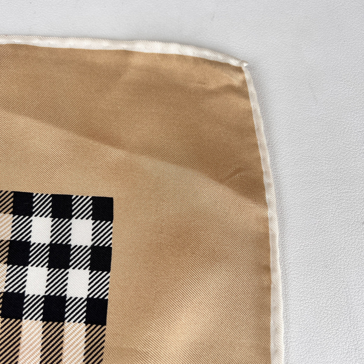 Burberry Beige Scarves A-17352