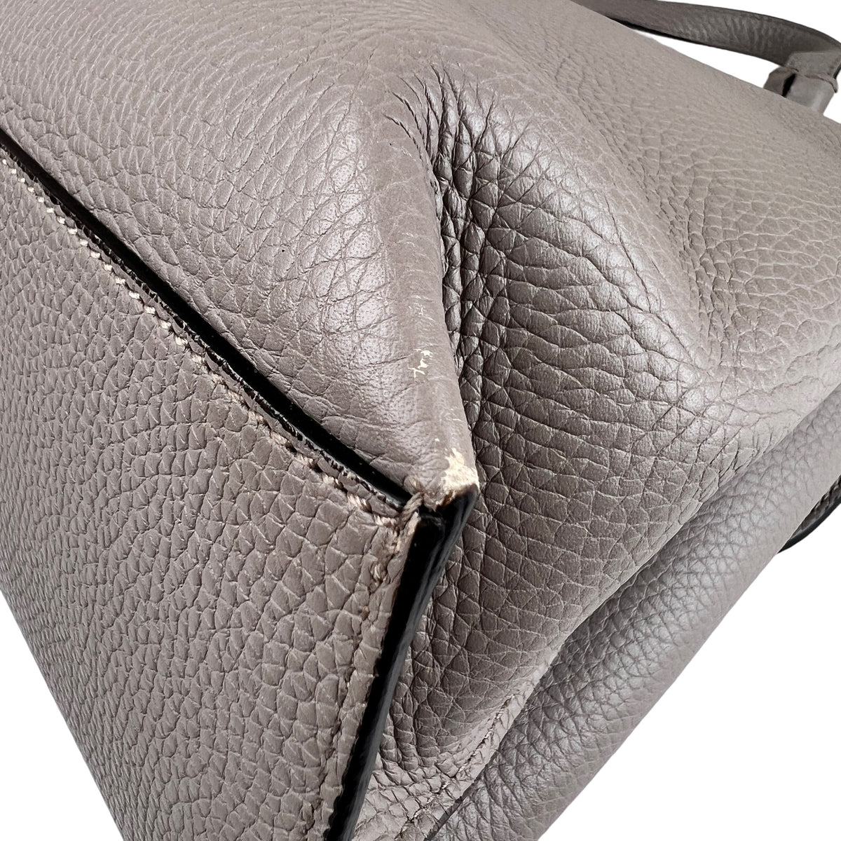 Louis Vuitton Gray Shoulder Bags A-17365