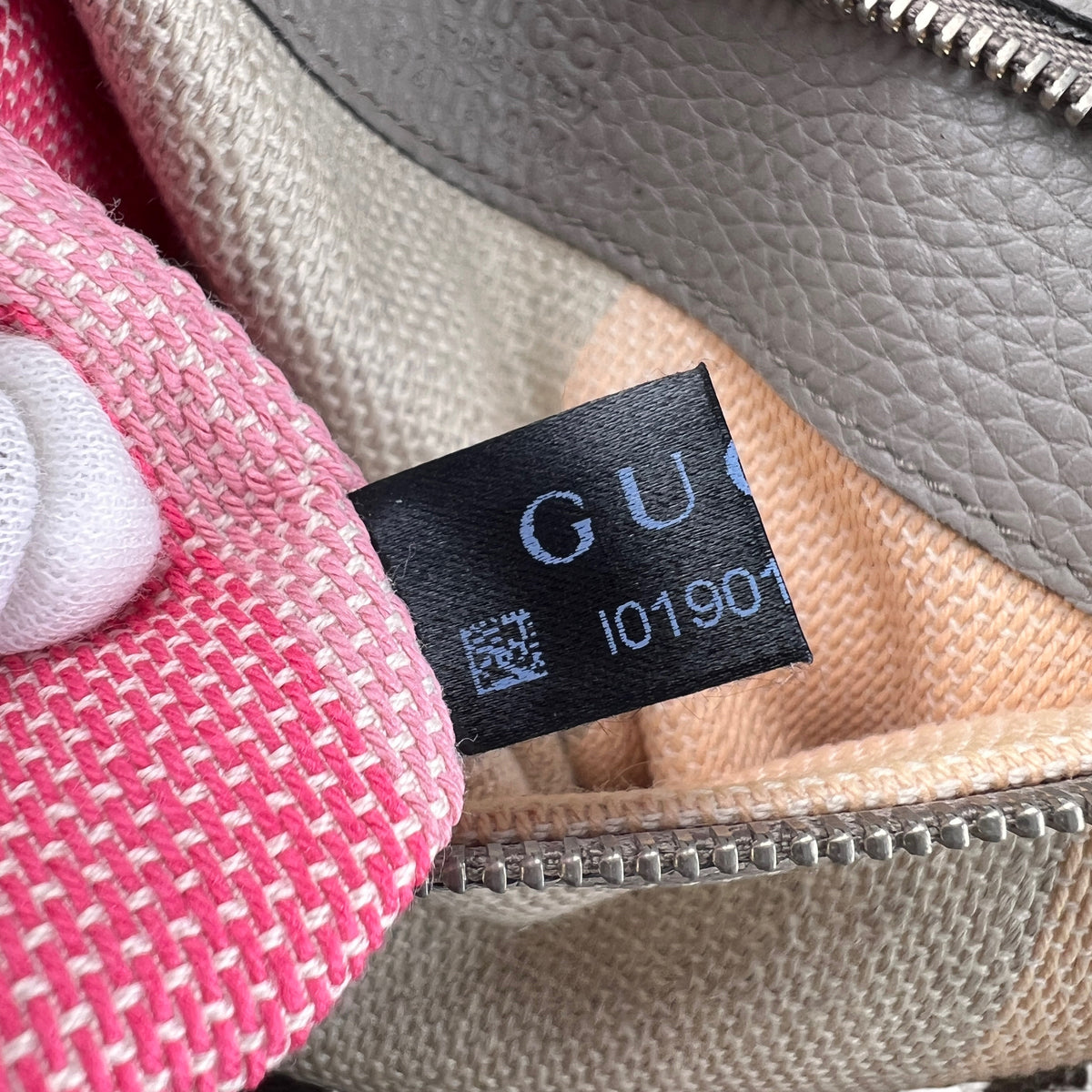 Louis Vuitton Gray Shoulder Bags A-17365