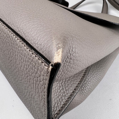 Louis Vuitton Gray Shoulder Bags A-17365