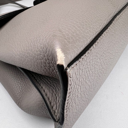 Louis Vuitton Gray Shoulder Bags A-17365