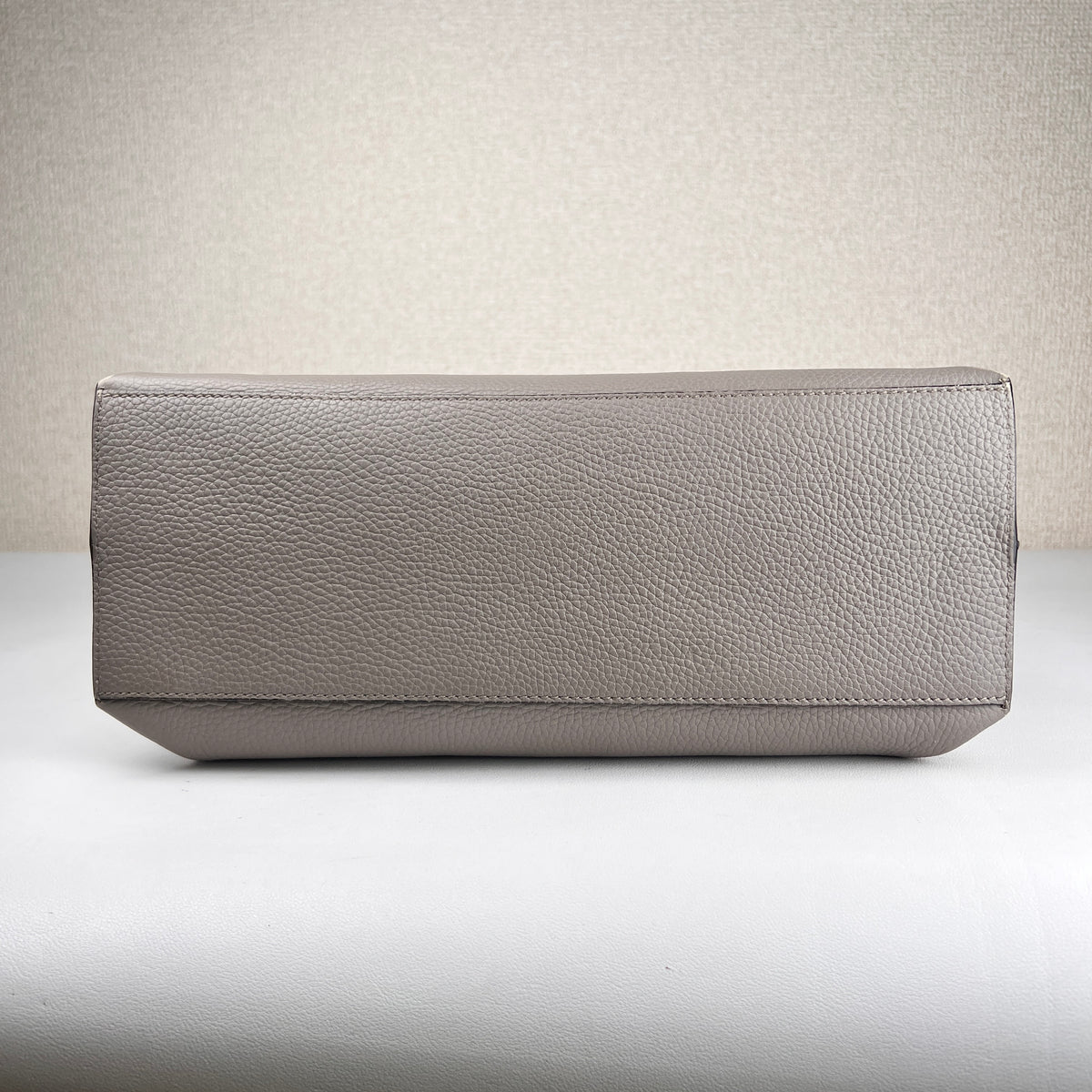 Louis Vuitton Gray Shoulder Bags A-17365