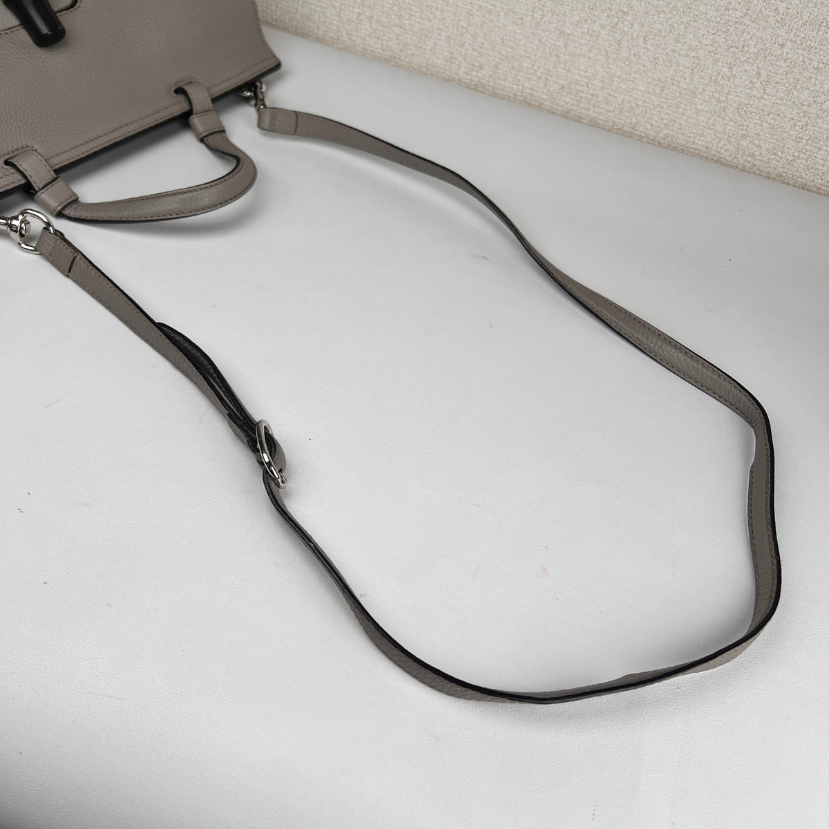 Louis Vuitton Gray Shoulder Bags A-17365