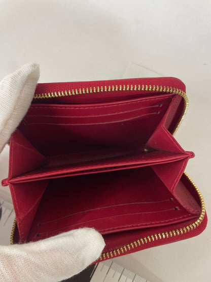 Louis Vuitton Red Wallets A-17384