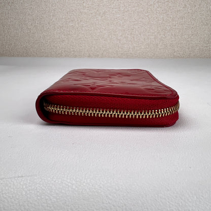 Louis Vuitton Red Wallets A-17384