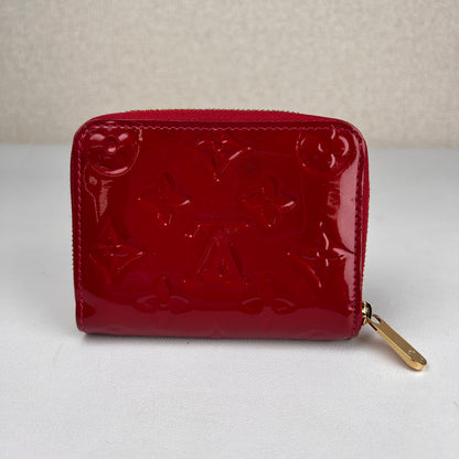 Louis Vuitton Red Wallets A-17384