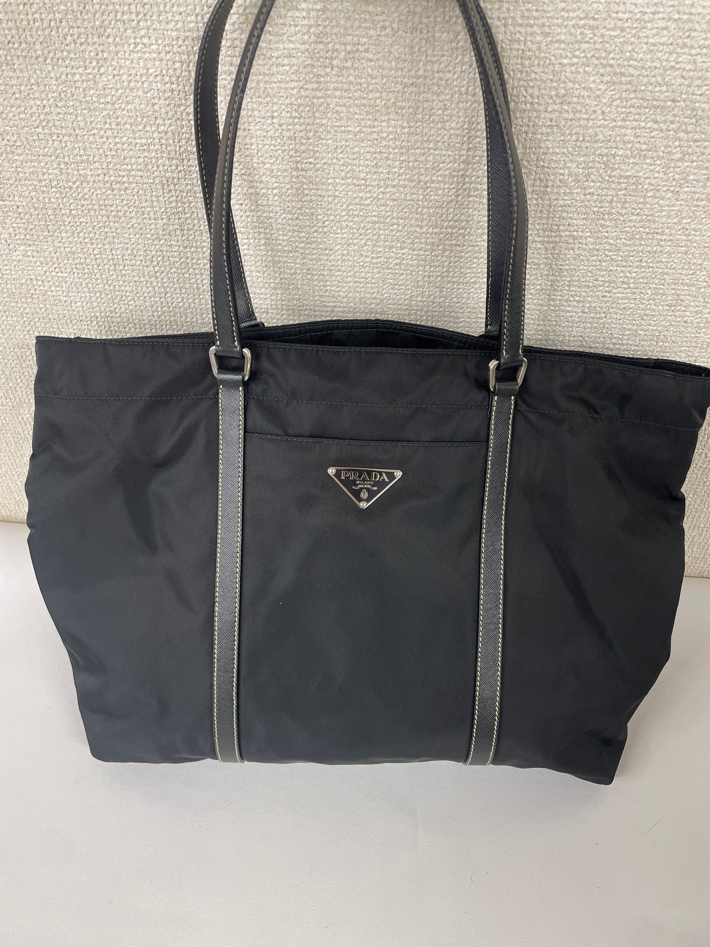 Prada Black Handle Bags A-17389