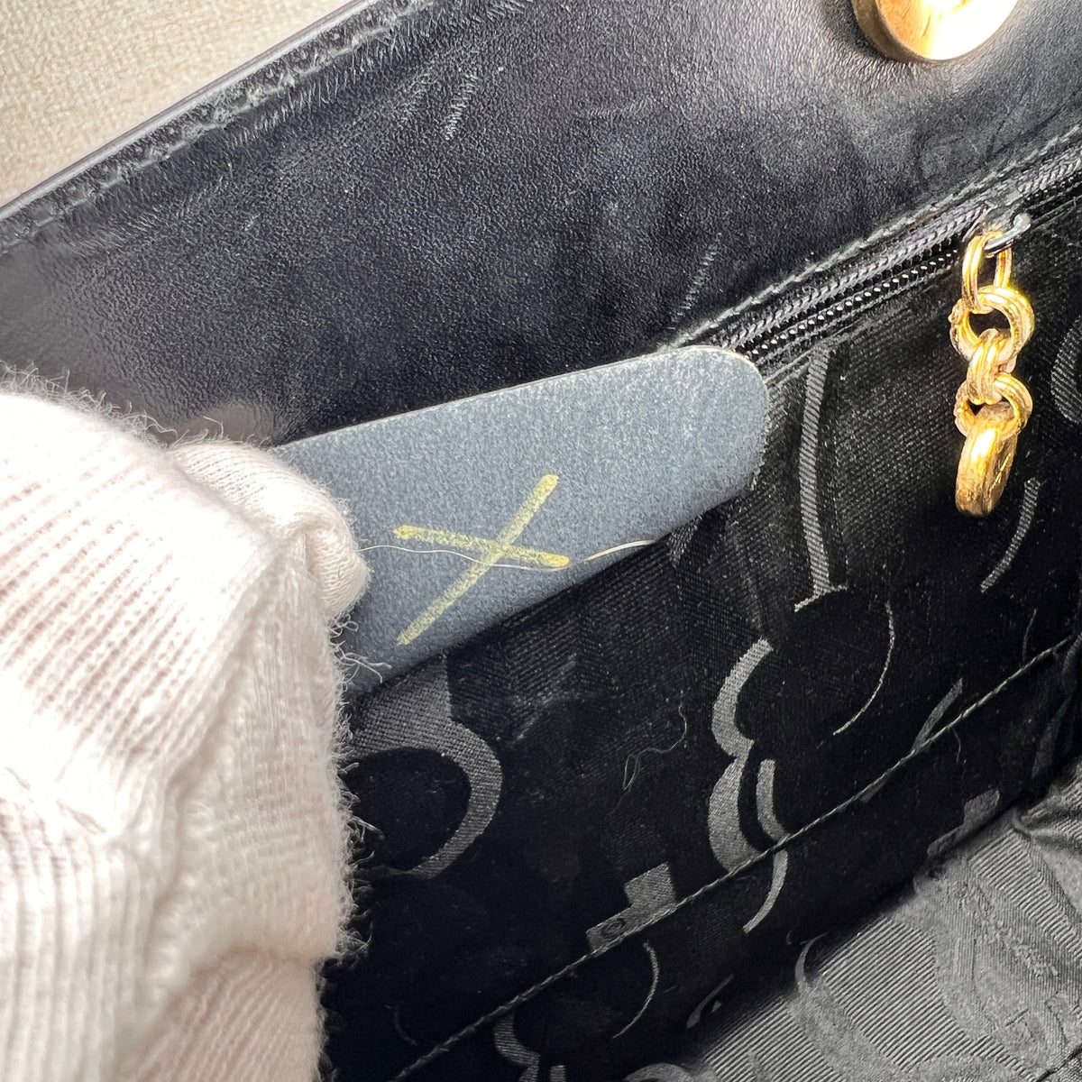 Ferragamo Black Handle Bags A-17398
