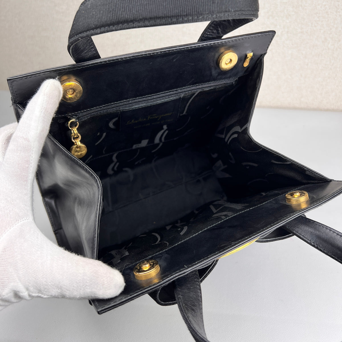 Ferragamo Black Handle Bags A-17398
