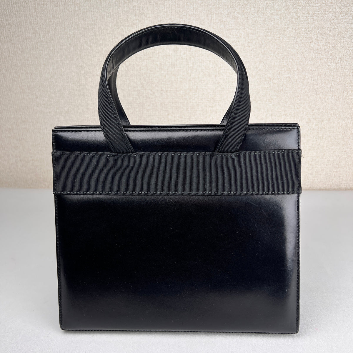 Ferragamo Black Handle Bags A-17398