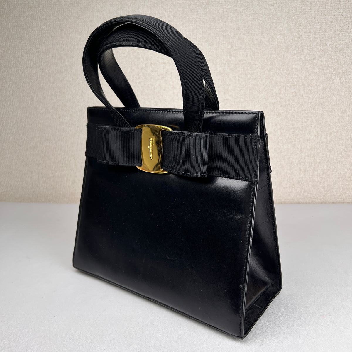 Ferragamo Black Handle Bags A-17398